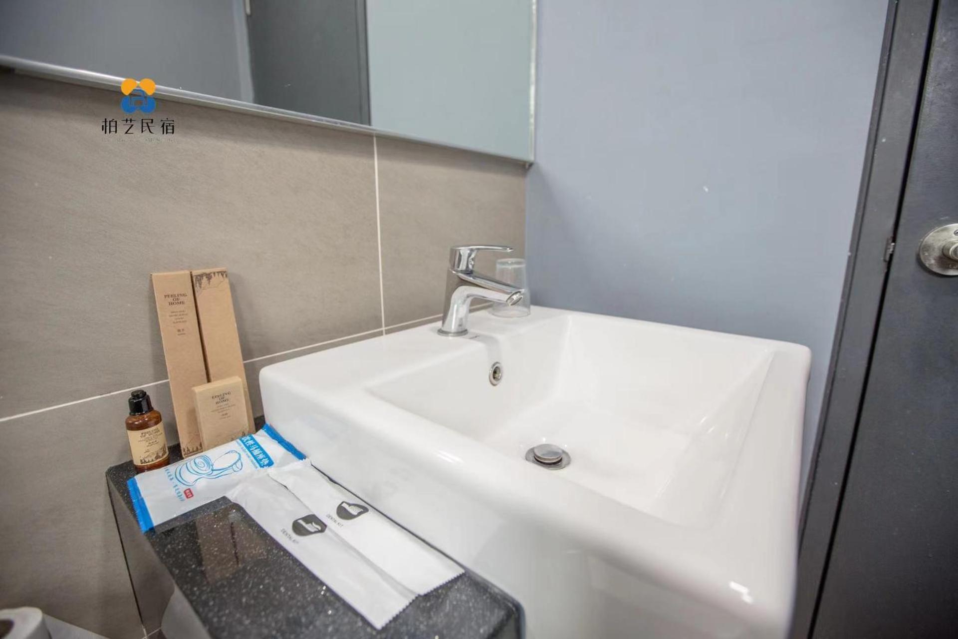 V 2r2b At Sunway Velocity By Bai Yi # 0813a Apartment